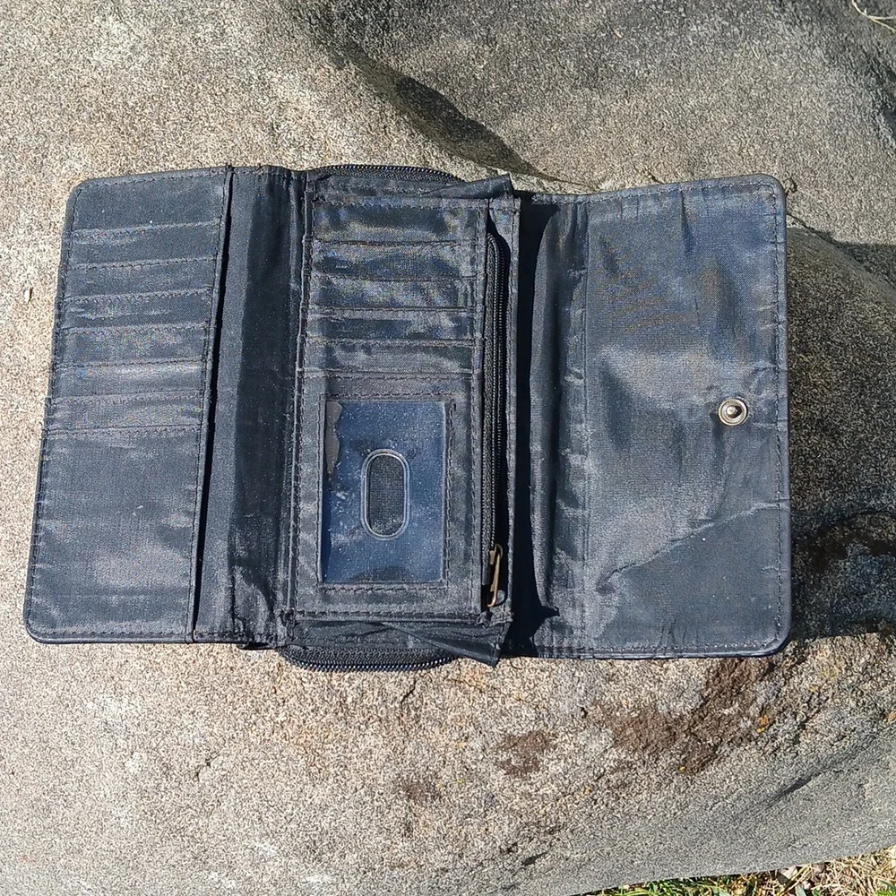 Wallet - Picture 2 of 3